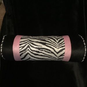 Zebra pillow and 2 curtains
